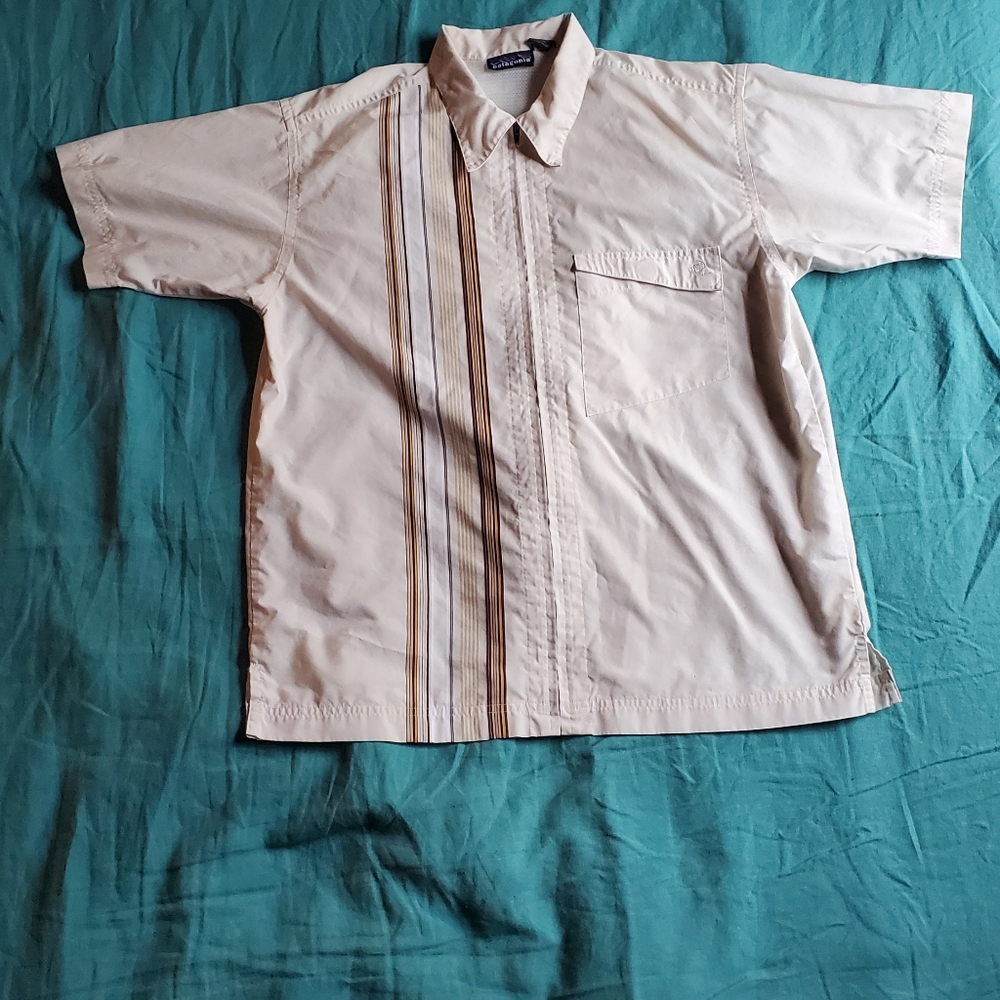Vintage 2000s Patagonia Rhythm full zip short sleave shirt (fits like M or L)